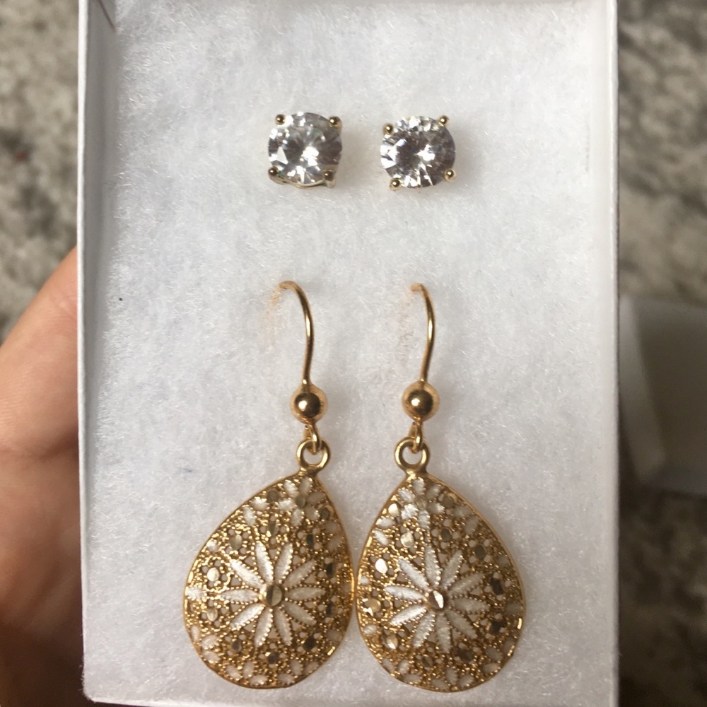 4 for $25 Earring set